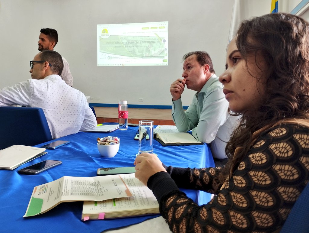 Fusoan's tweet photo. 📌 #Hoy en #Guatapé  acompañamos a @coomunal a conocer la experiencia de la #CooperativaLeónXIII, desde sus servicios de intermediación financiera, multiactividad y operación interna. Desde #Fusoan tejemos alianzas que permitan la #intercooperación y la #solidaridad 🤝 https://t.co/kHVvEcpeaN