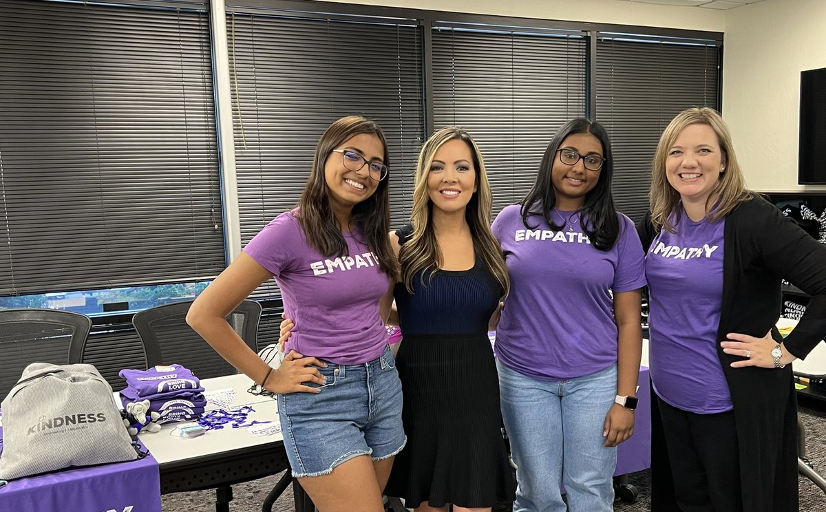 bloom365 tweet media