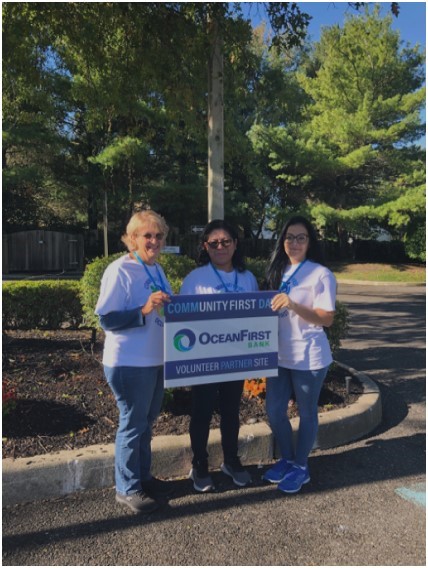 oceanfirstbank's tweet photo. Today is #CommunityFirstDay! Stay tuned throughout the day for highlights of our #WaveMakers volunteering with local nonprofits.
*All branch and office locations will close on 10/6 at 12pm. However, our online and mobile banking, ATMs and Video Teller Machines will be available. https://t.co/rpPyfWzzFw
