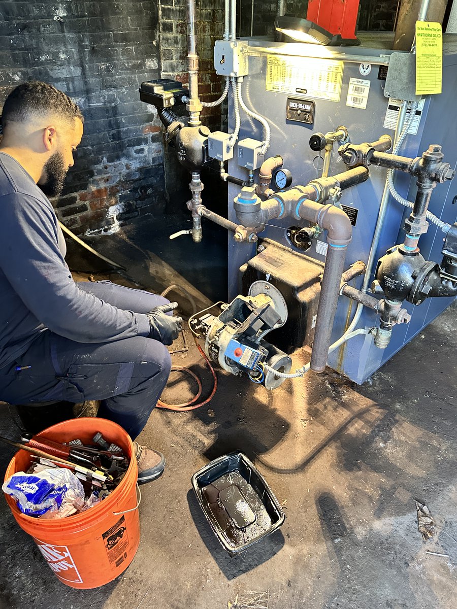 ImageGlassworks's tweet image. Hawthorne Oil getting our boiler all squared away and cleaned up to keep our shop warm this winter!