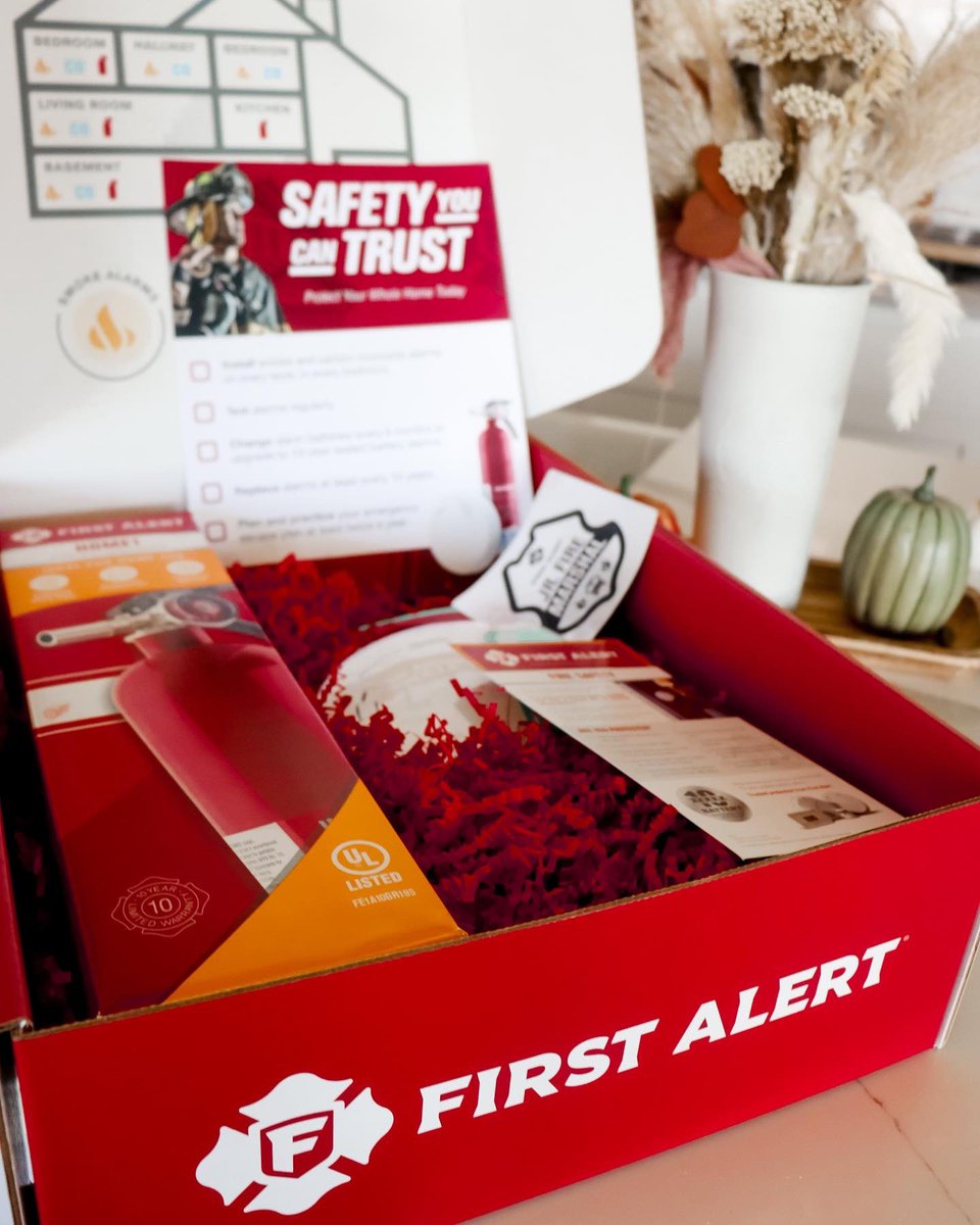 simplylifelo's tweet photo. @FirstAlert is keeping us safe this October for #FirePreventionMonth.
Check out fire safety tips and more info below.
#FirstAlertPartner #FirstAlert

https://t.co/JyJfmEd5uU https://t.co/aBLtyNRkQP
