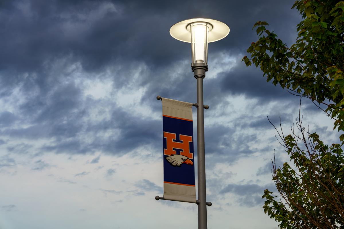 SternbergLight's tweet photo. Rogers Heritage HS in Rogers, AR completed construction of their new baseball and softball complex. Sternberg’s Villa 1720LED luminaire proudly fly Heritage’s blue &amp; orange team banners. To see the full photo gallery: https://t.co/8bp898VTiE https://t.co/woTze3pBz2