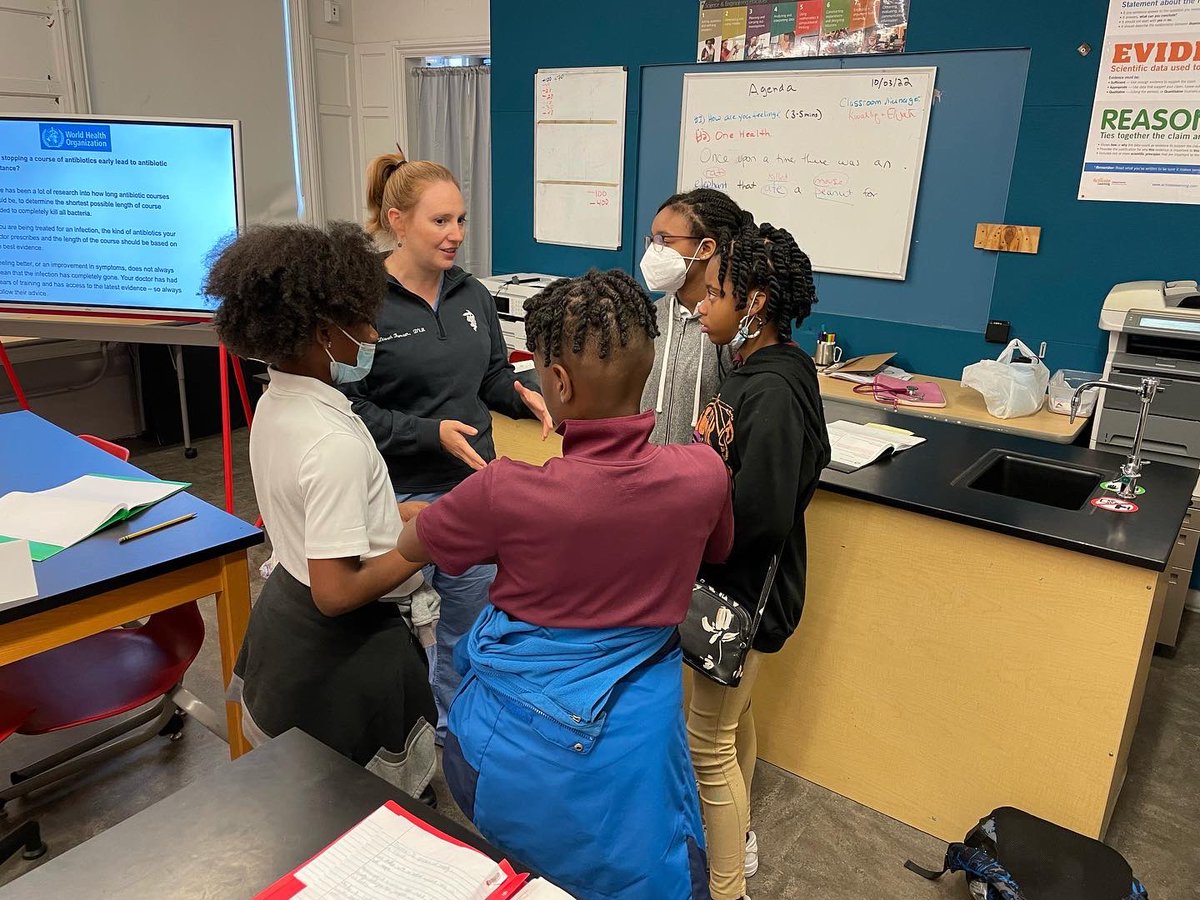 WhittierECSTEM's tweet photo. Dr. @deborahthomsonsvm founder of @onehealthlessons visited the @whittierecstem fifth-grade science classroom to talk about bacteria mutations that lead to bacterial resistance. 
#STEM #Onehealthlessons #Elementarystudents #elementaryteachers #thewhittierway https://t.co/ZWrYrFwSs5