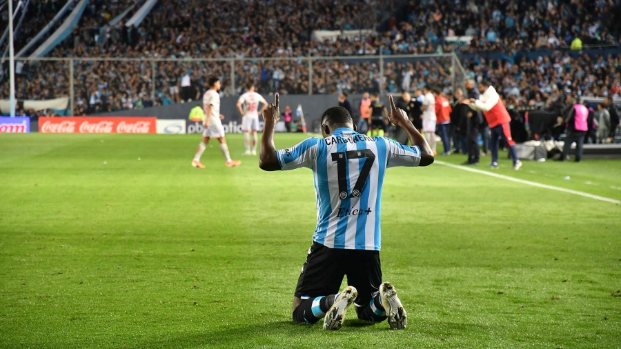 StatsFA's tweet photo. Johan Carbonero🇨🇴 marca ante Unión por Liga Profesional🏆su 1er gol en Racing⚪️🔵en 10PJ en el club

Suma 12 goles en Primera:

Gimnasia [11]
Racing [1] https://t.co/11fnkzctwX