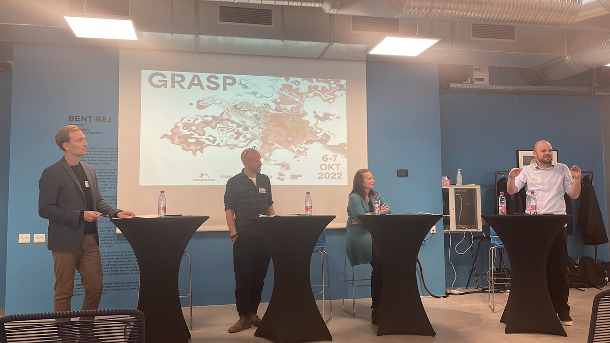 ActionAidDK's tweet photo. Markus fra @nationalbanken mener, at ansvaret for CO2-udledninger ligger ved virksomhederne som bankerne låner ud til. Problemet er ikke lånene, men det er virksomhedernes skorstene. Det der skal til er en effektiv CO2 beskatning. #dkfinans #dkgreen https://t.co/yamZrdlbiH