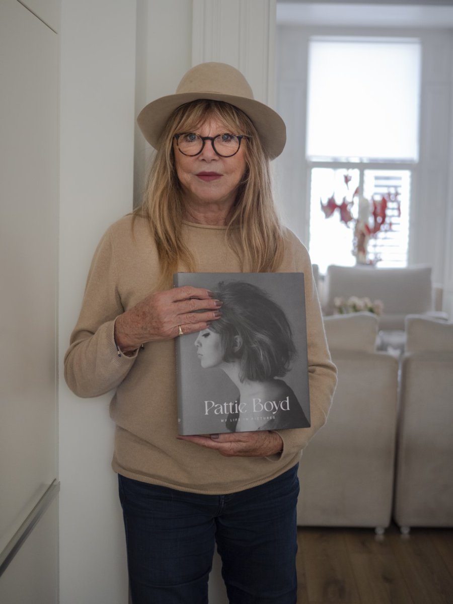 thepattieboyd's tweet image. Here's the first pic of me with my new book! I'm so pleased with the finished product and I can't wait for you to get your copies very soon now. Thanks to those who have pre-ordered.  If you haven't ordered yet, signed pre-order copies are available from: reelartpress.com/catalog/editio…