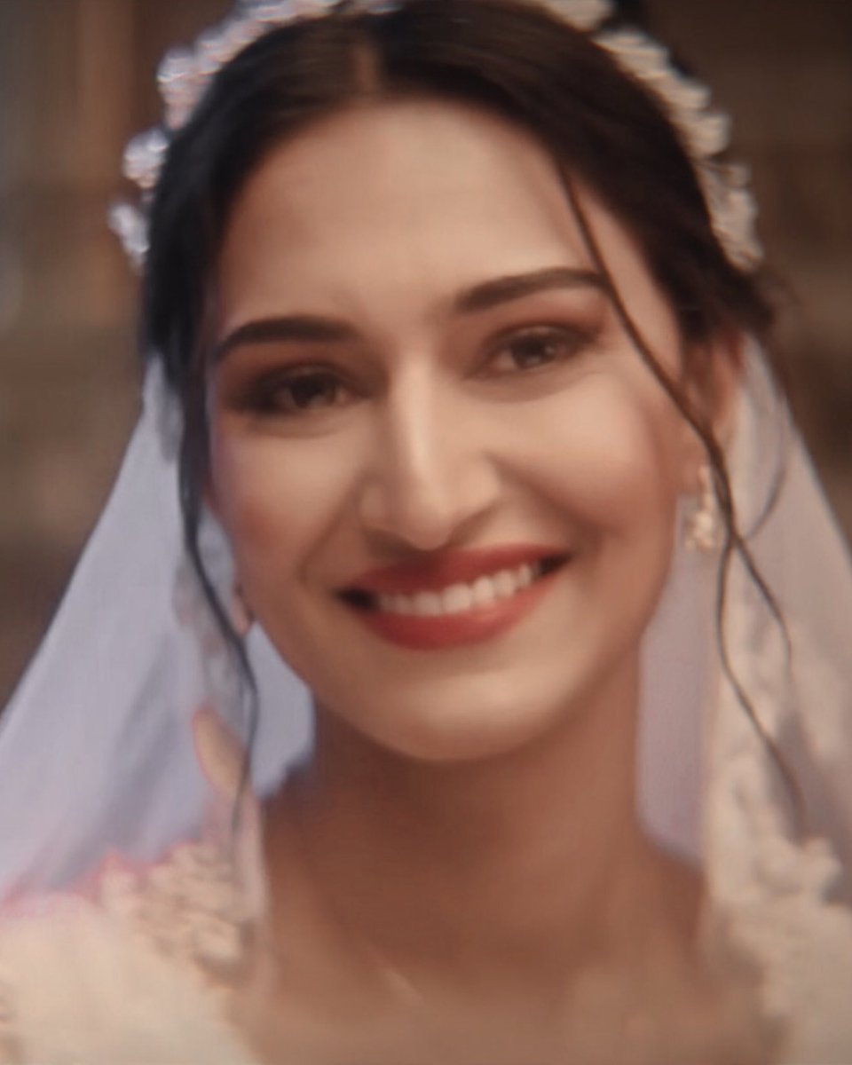 prettiest bride ever 👰🏼‍♀️ in love with this shot 🥹🤍

- 
<a href="/IamEJF/">Erica J Fernandes</a> 
#EricaFernandes 
#TumhePyaarKarungga