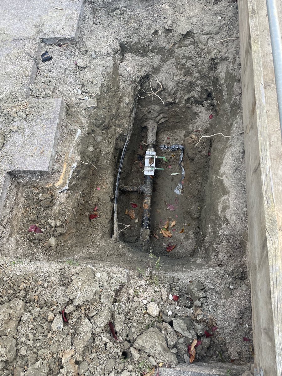 Und das vor meiner Tür… die Russen? Die Amis? Oder der Mossad?🤔