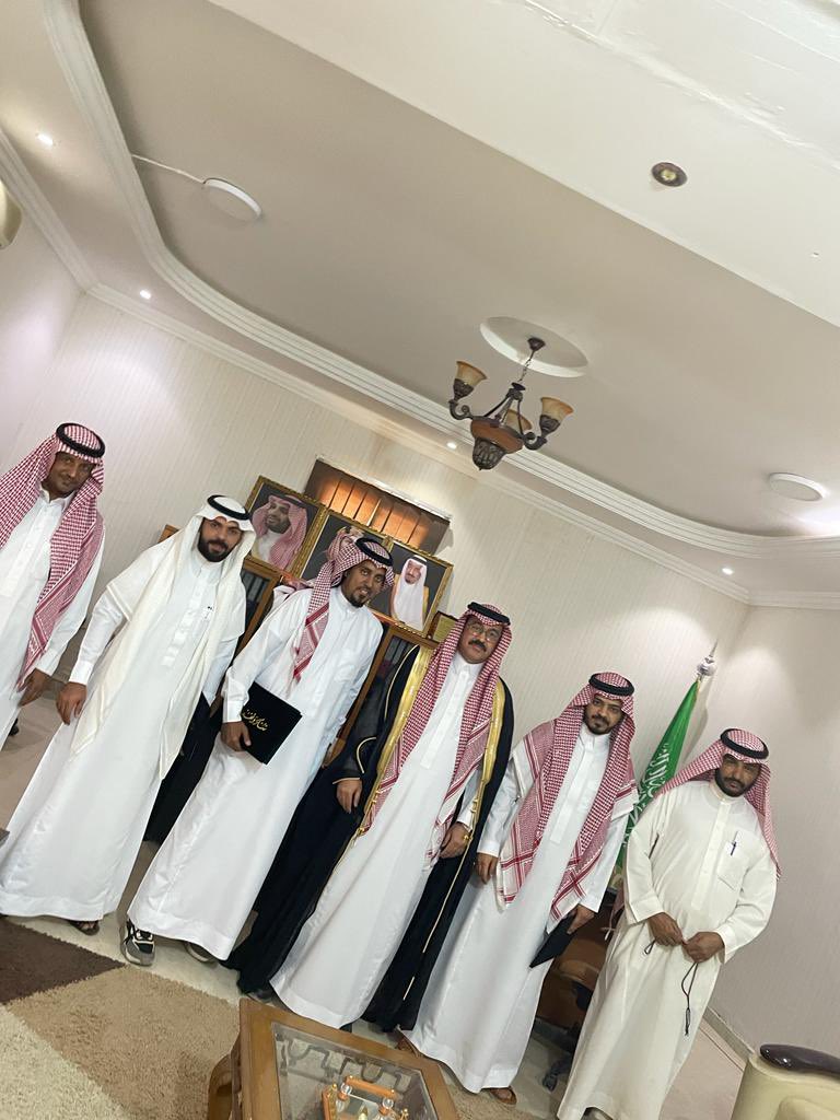ManbrAlfara's tweet photo. قام رئيس مركز الأكحل الأستاذ:محمد بن عيد العنزي 
بتقديم شهادات شكر لموظفين لأحوال المدنية في مبادرة موجودين لعربات #الاحوال_المدنيه
رجال - نساء بمركز #الاكحل
وذلك لمدة خمسة أيام من الأحد  ١٤٤٤/٣/٦هـ 
وحتى نهاية دوام يوم الخميس الموافق 
١٤٤٤/٣/١٠هـ https://t.co/1CZ1Sudnvu