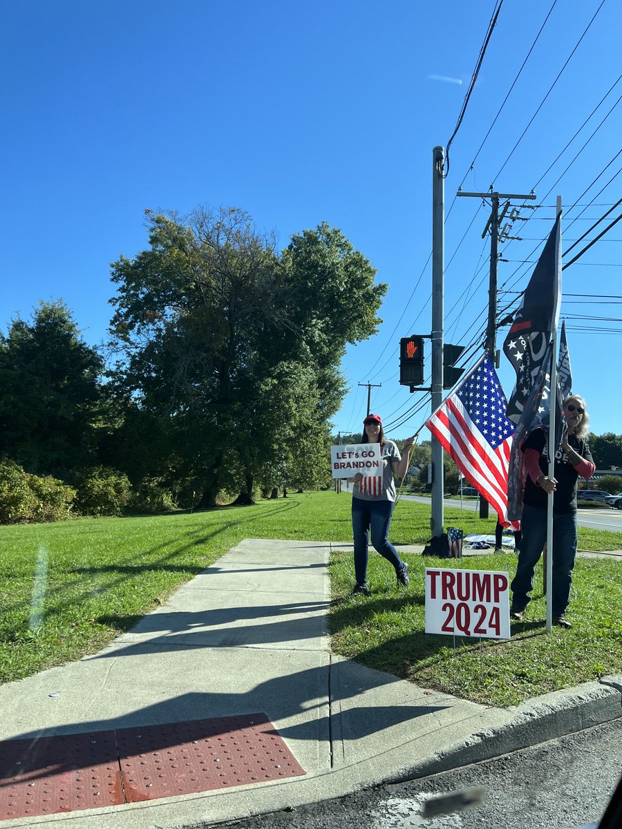 Tara Rosenblum on Twitter "BREAKING Small but spirited group of
