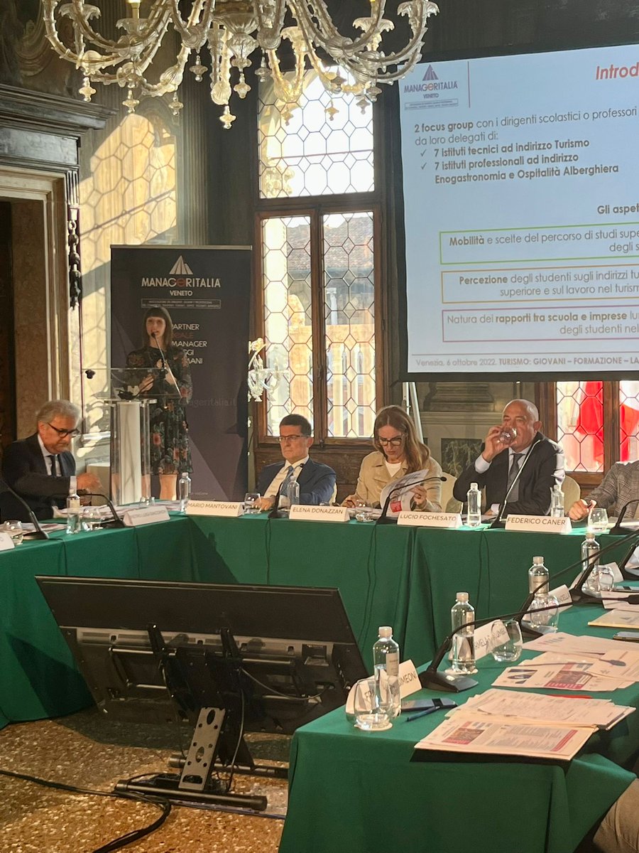 Quali sono le relazioni tra #scuola #studenti e #imprese? Ne ho parlato al convegno <a href="/ilCISET/">CISET</a> e #ManageritaliaVeneto presentando i risultati dei focus group con i dirigenti scolastici degli istituti superiori a indirizzo turistico.