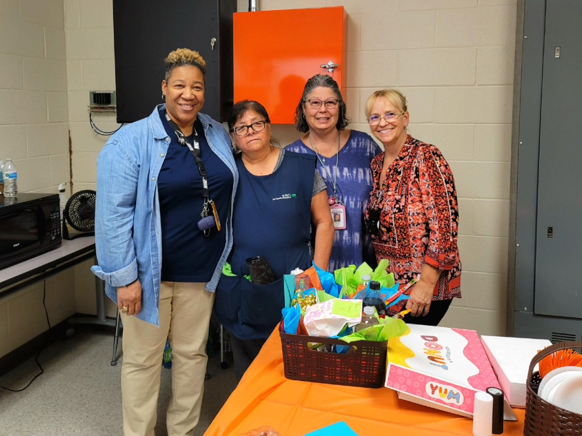 JillStacy16's tweet photo. We appreciate Mrs. Espinoza here at DAEP and were thrilled to celebrate National Custodians Day #Alvaradoexcellence https://t.co/5bkZCw5qW7