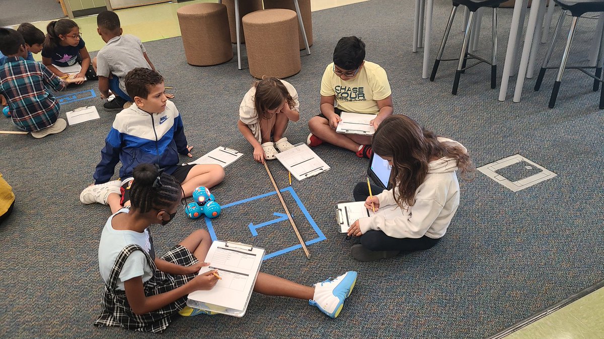 AmandaGoode_80's tweet photo. So much fun coding perimeter. I love teaching because times like this I feel like a kid. Thx Mr. McDaniel. 
@allenelem 
#allenthird
#ourallenlegacy 
#getyourlearnonaes
#FISDmadetoshine https://t.co/AfKboQu9C2