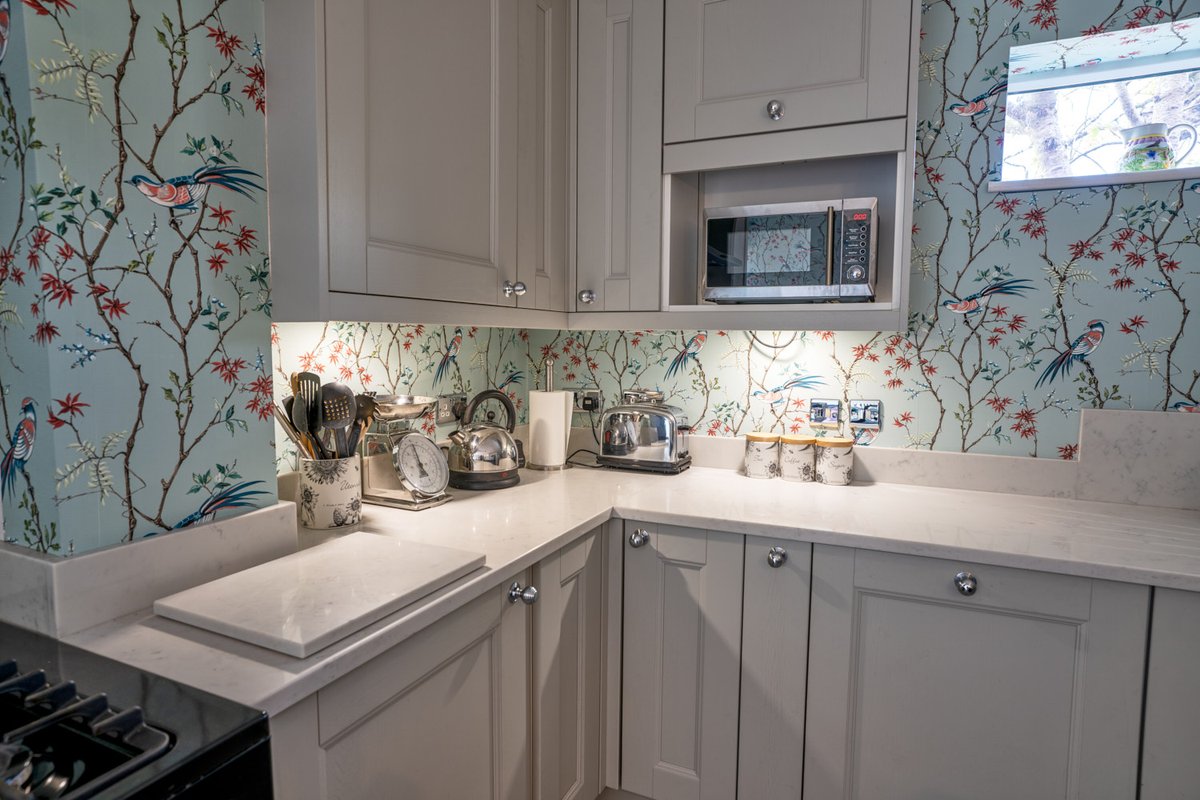 CJStonemasonry's tweet image. We have installed thousands of quartz worktops in homes all over the UK and have many satisfied customers. If you're thinking about having a quartz worktop read our blog to find out what the benefits are. 
marble-granite-quartz.com/2022/10/06/ben…
#quartzworktops #dreamkitchen #kitchenblog