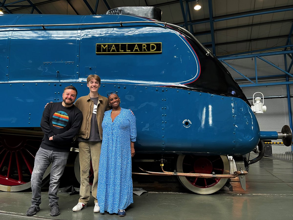 RailwayMuseum's tweet image. 🤩 Back in April, we had a very special visit from The Last Leg's @alex_brooker, as well as chef @andisn16 and Tiktok trainspotter, Francis Bourgeois, on the hunt to find Alex a new hobby.

📺 You can see what they got up to on 'Hobby Man' tonight at 2305 on Channel 4.