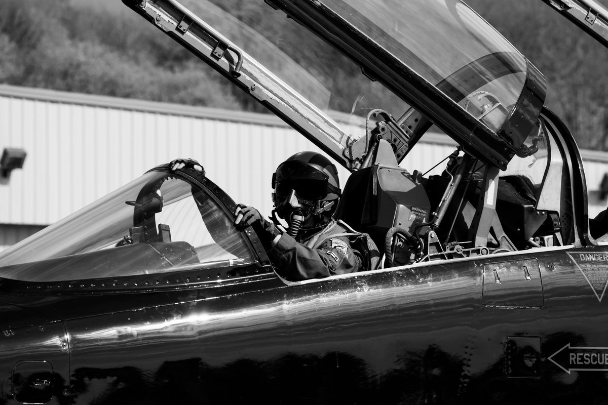 pugetspotting's tweet photo. "Merc" fini flight. https://t.co/PM6ZZZavVH