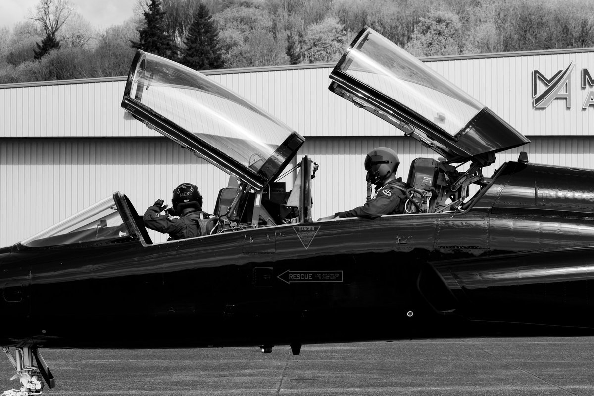 pugetspotting's tweet photo. "Merc" fini flight. https://t.co/PM6ZZZavVH