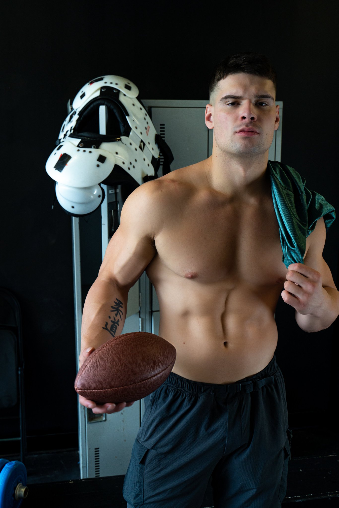 Malik Delgaty on Twitter: "Play hard and get hard 💪🏻🍆 https://t.co