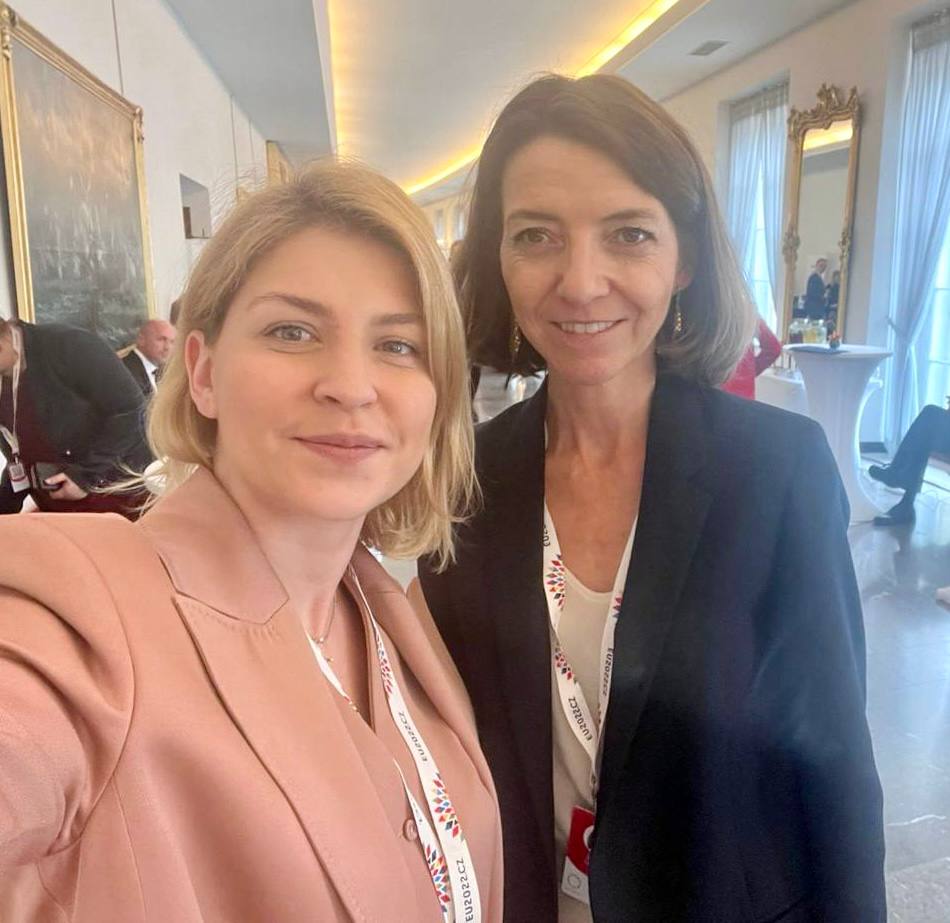 Laurence Boone tweet media