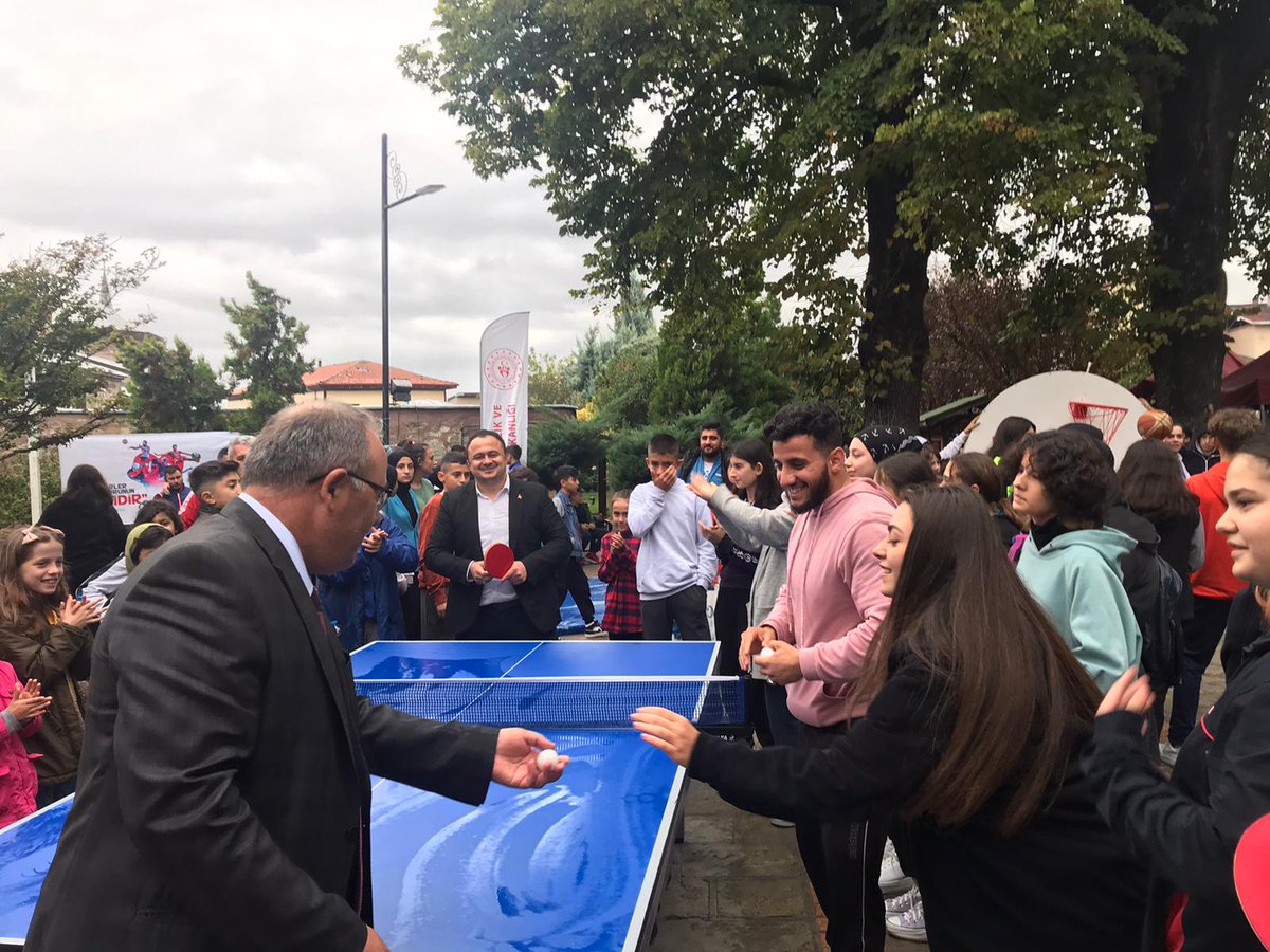 mehmetuyargsim's tweet photo. İlçemizde 3-9 Ekim Amatör Spor Haftası Yürüyüşümüzü gerçekleştirdik ve çeşitli spor branşlarının tanıtımını yaptık.

İlçe Milli Eğitim Müdürlüğümüze ve her işin arka planında olan çalışma arkadaşlarımıza emeği geçenlere teşekkür ederim.

@kasapoglu @feyzullahdereci @resulozata55 https://t.co/VngMp7pS2S