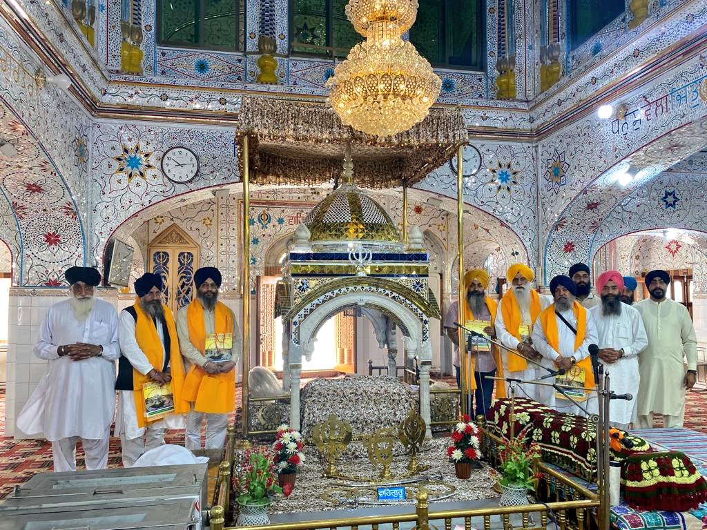 SGPCAmritsar's tweet photo. Under preparations of centenary events, SGPC delegation reaches Gurdwara Panja Sahib
#SGPCPressNote #SakaSriPanjaSahib #100YearCentenary #Centenary #PanjaSahib
https://t.co/Vw7jhkwsH2 https://t.co/WqXIAMv9SP