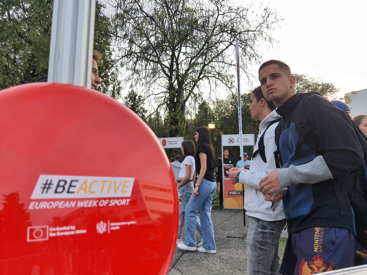 evropska_kuca's tweet photo. Slavimo moć sporta!🤾♀️🚴♂️🤽♂️🏂⛹️♂️⚽️
Posjetite sportsko selo u okviru @BeActiveCG.
Ne propustite ⚽️ utakmicu između vrhunskih 🇲🇪 sportista i diplomatskog kora. U 19:30h!
#EUSportWeek https://t.co/HVSEEUQDKk