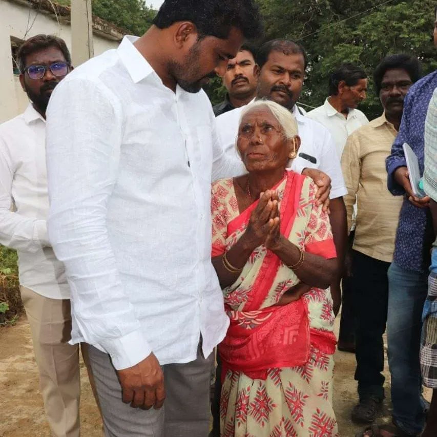 NvgUpdates's tweet photo. బైరెడ్డిపల్లె మండలం చప్పడిపల్లె పంచాయతీ పరిధిలో గడప గడపకు మన ప్రభుత్వం" కార్యక్రమంలో భాగంగా మీ గడప వద్దకే మీ #MLA #యన్_వెంకటేగౌడన్న కార్యక్రమం. https://t.co/5T6Auw1LJU