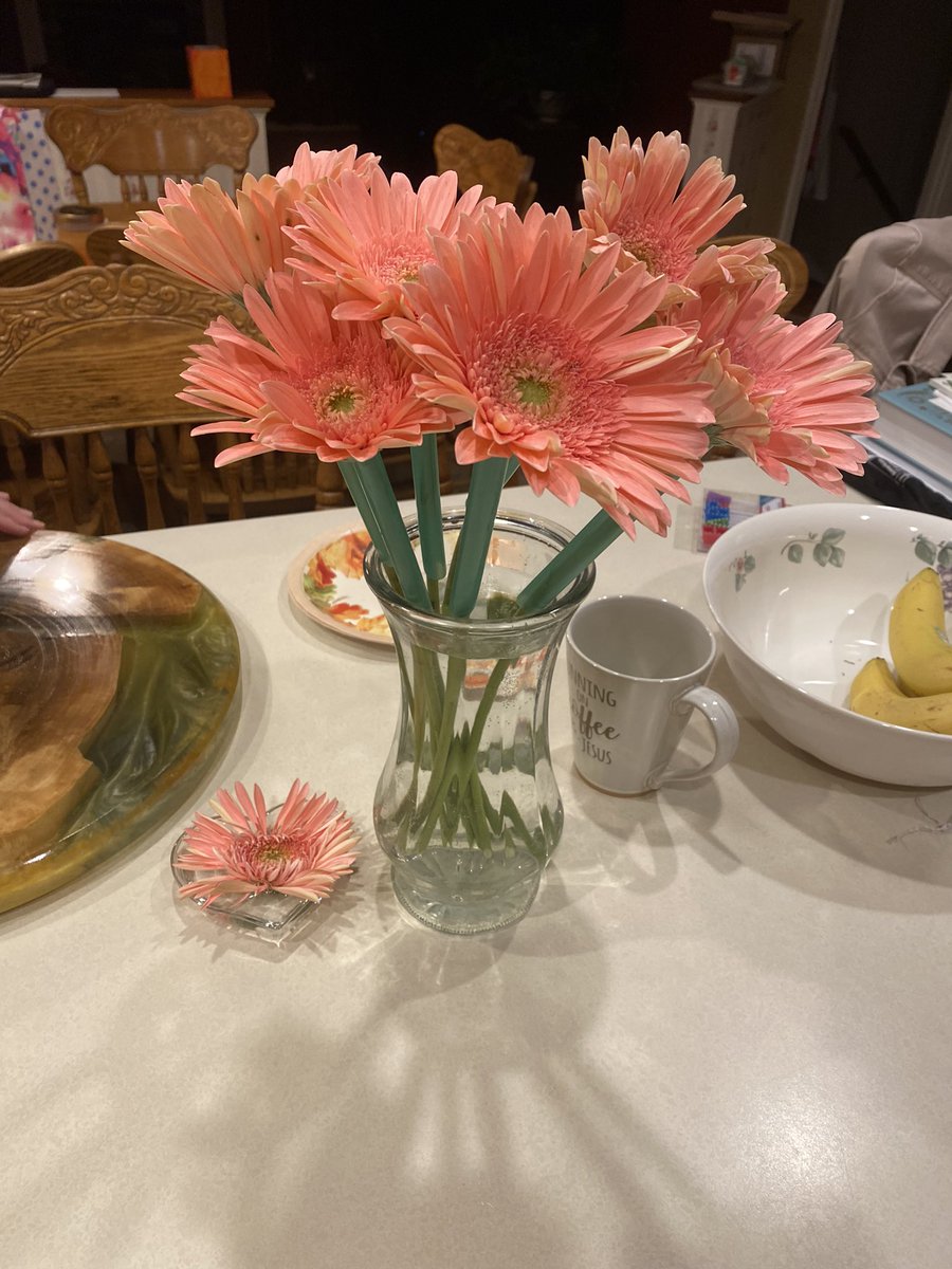 GuineaGirlGamin's tweet image. 😍 I love my gifts thank you @shockwave801 ‼️❤️🎉🎉🎉
New banners coming for socials made by Shock!!! 🤩 It’s SOOO Flippin cool!!!!!!!! 🔥🔥🔥