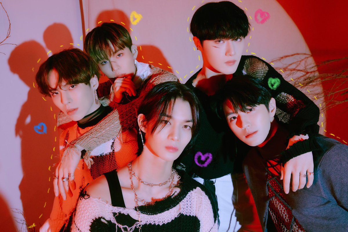 1ove4ev2r_'s tweet photo. #REPLAY_CIX
씨아엑은 정글을 찢어•••
정글 너무 좋아하는데 2년 전 정글을 짱유니버스 리플레이 화보를 통해 다시 보니 색다르기도 하고 감회가 새로워요🥺 기획해 주신 유니버스에게 감사의 인사 드립니다🙇🤍
정글 최고,,,♡
유니버스 최고,,,♡ https://t.co/0lPDHyIQW9