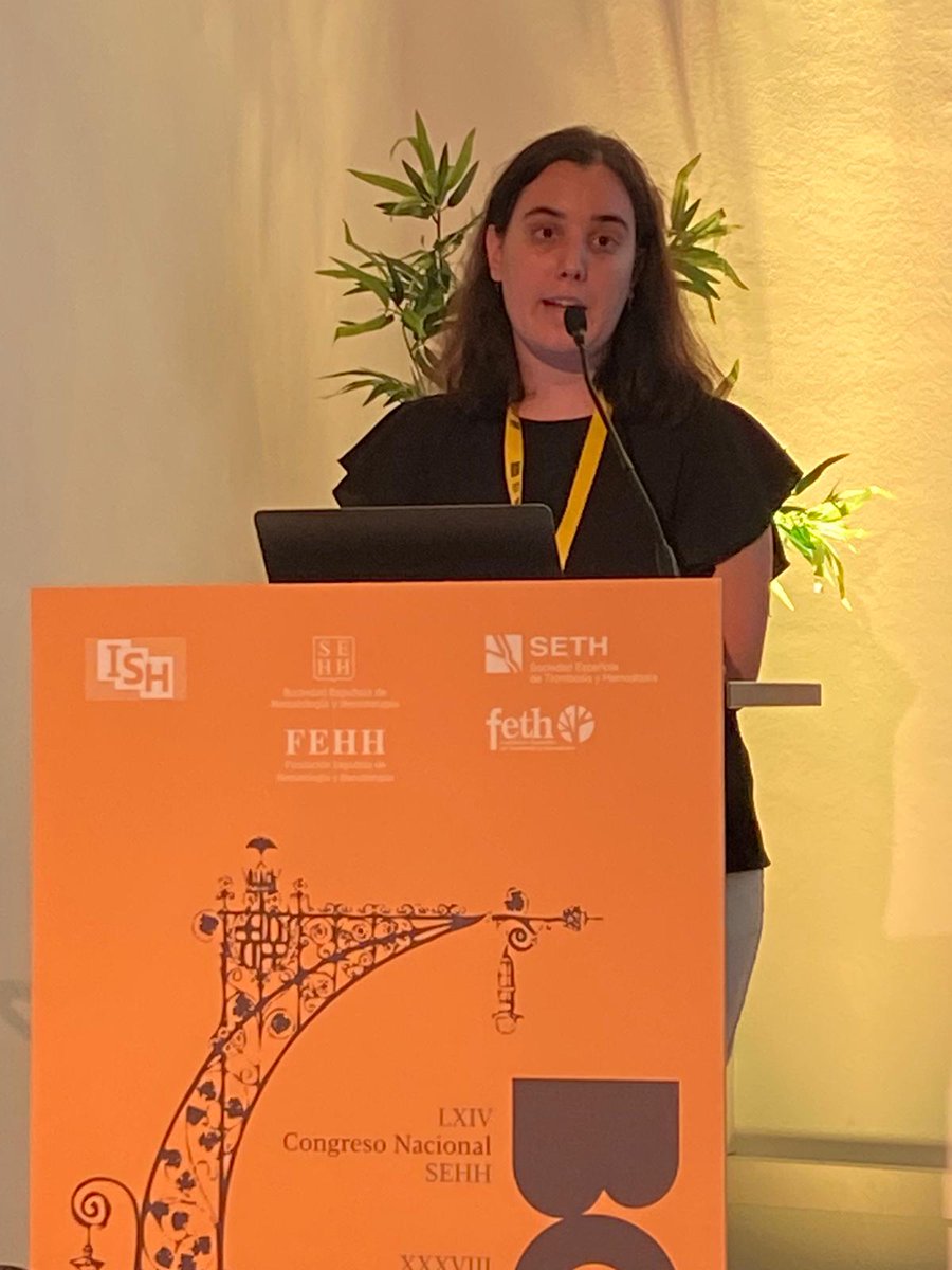 crh_MoralesIMIB's tweet photo. Mantenemos intensa actividad de @crh_MoralesIMIB en #Hemato2022 con Presentación de Comunicaciones Orales. A. Nicolás y F. Labbadia en Medicina Transfusional, A. Zamora y S. Águila en Plaquetas, J. Corral y J. Peñas en el Area de Trombosis. Buen trabajo y mañana continuaremos 👍🏻 https://t.co/OFBlRxOF5m