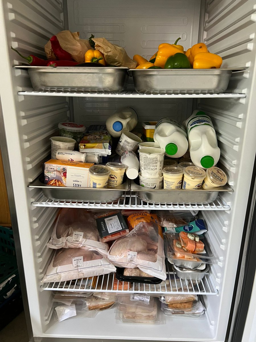 stjohnskitchen's tweet photo. Reasons to be cheerful for us this week are 123😊

1 We received a donation of delicious apples! Crunch crunch.

2 We were sent gorgeous brownies with lovely notes by #volunteers - yum.

3 Our new fridge is full of @CityHarvest_LDN produce to make dinner for our guests, yee ha! https://t.co/IP4eNxtMBD
