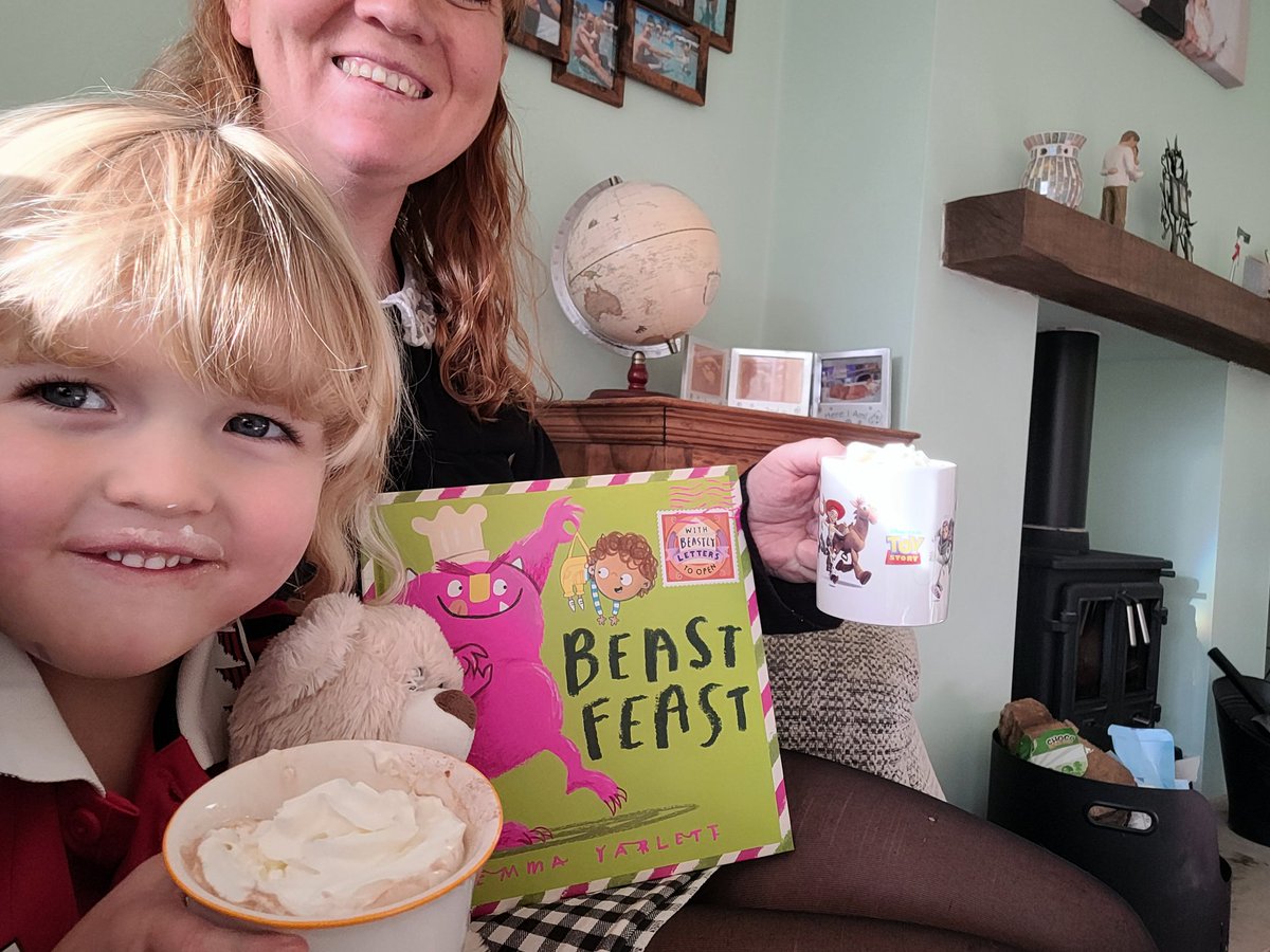 stephanie_MUFC's tweet photo. @BarkiSchool Layla enjoying her hot chocolate and beast feast book with bear #barkislandreadingsuitcase https://t.co/dfxw0rkQXw