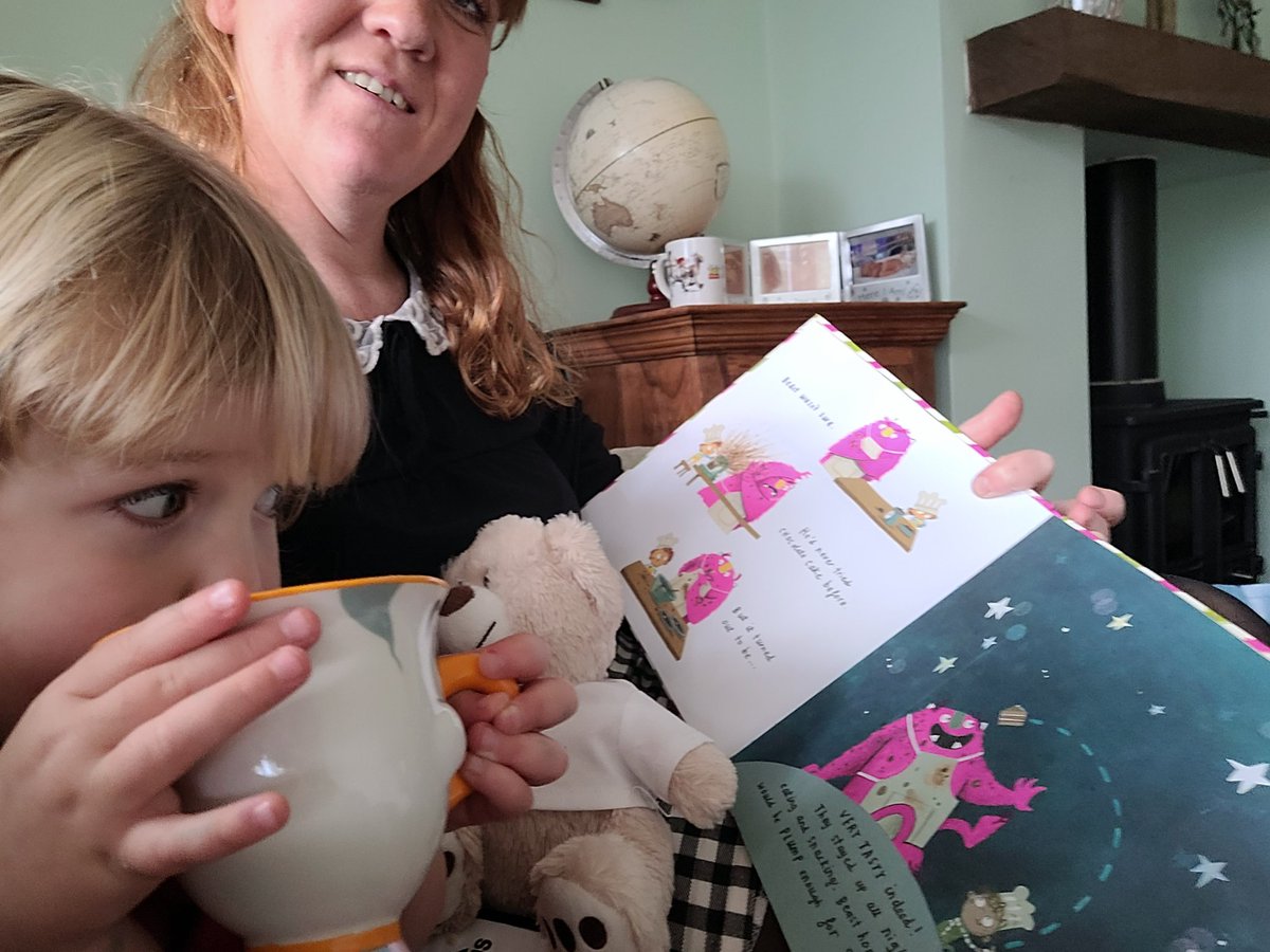 stephanie_MUFC's tweet photo. @BarkiSchool Layla enjoying her hot chocolate and beast feast book with bear #barkislandreadingsuitcase https://t.co/dfxw0rkQXw