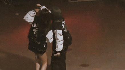 RYEJIF1LM's tweet photo. ryujin and yeji in their own world (the safest place) https://t.co/CVUqu42NCd