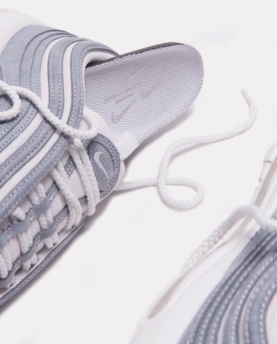 JustFreshKicks tweet media