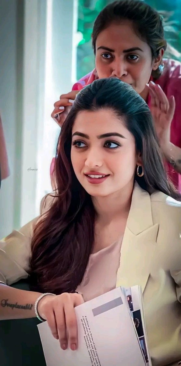 lanka_rashmika's tweet photo. Cutie ..
#rashmikamandanna
#goodbyeshopee
#GoodbyeOnOct7 https://t.co/MYTBPj3fZV