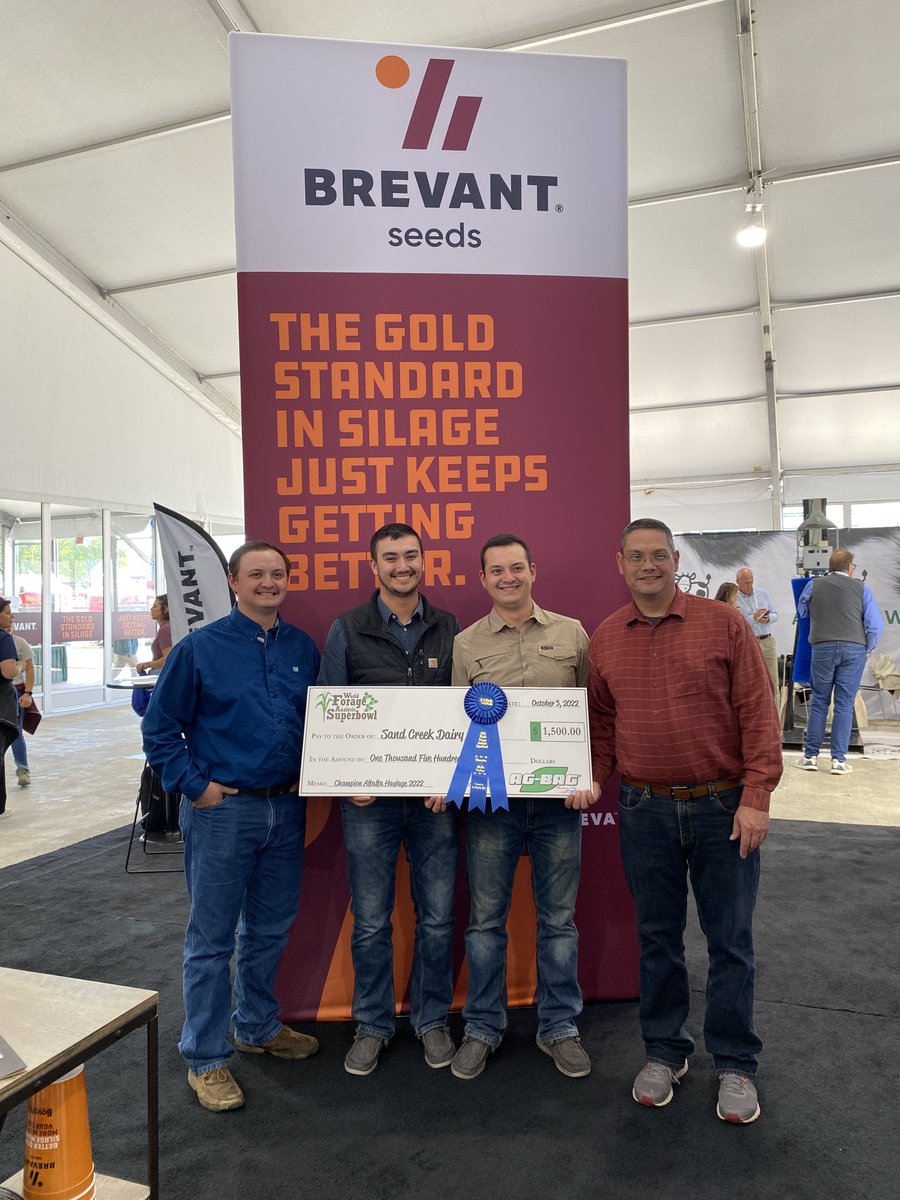 BrevantseedsUS's tweet photo. Congrats to the 2022 @WDExpo World Forage Analysis Superbowl winners! Continuing to set the gold standard in silage.
 
🏆Grand Champion BMR Corn Silage: Co-Vista Holsteins 
🏆Quality Counts Corn Silage: Four Hands Holsteins
🏆Grand Champion Alfalfa Haylage: Sand Creek Dairy https://t.co/K24gIKoE7b