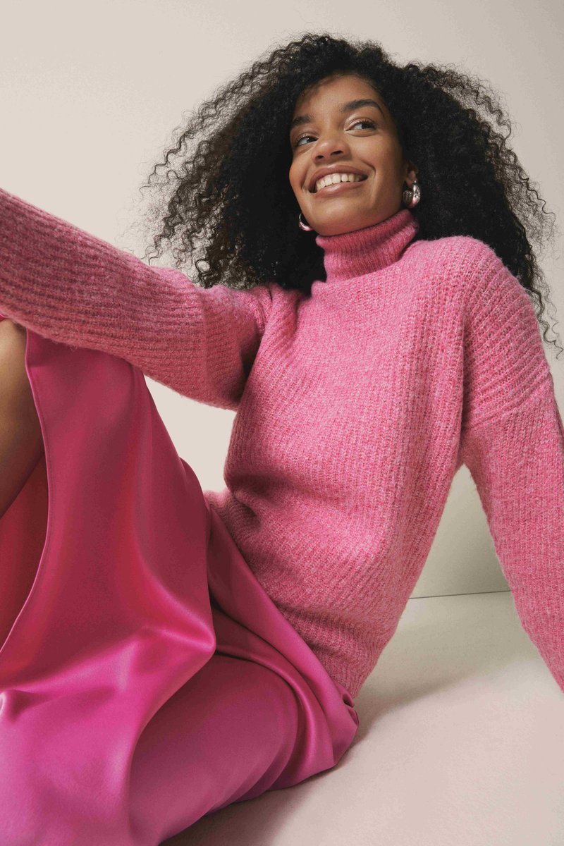 very_ireland's tweet photo. Very and the @SundayWorldMag have all you need to fall in love with the latest Autumn trends. Get 20% off fashion 👗 and footwear 👢 Read the full article here to find out more >>> https://t.co/R4kwkfDrxA 🍂🧡 #HelloVery #BeVeryYou https://t.co/LKh5HHdETA