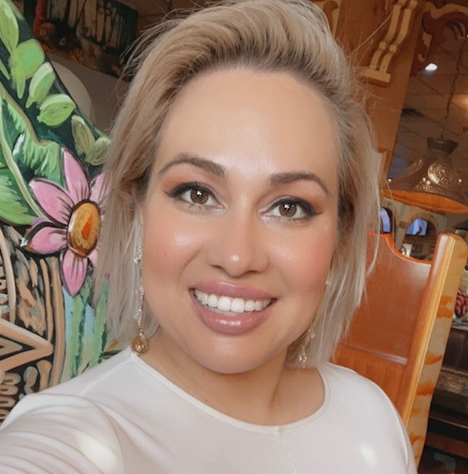 FAMMFoundation's tweet photo. 💜#FreeToSucceed Thread: 
My name is Cecilia Cardenas, and I want to make one thing really clear: The biggest misconception about former prisoners is that we're still living the lifestyle that got us in trouble, that we are dangerous. (1/7) https://t.co/fp2ywgHkKa