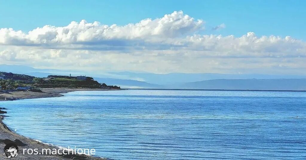 CalabriaTweet's tweet image. Visione mediterranea. Grazie a @ros.macchione per questo scatto da Falerna (CZ)!
#falerna #falernamarina #catanzaro #calabriatweet #mare #sea #tirreno #mediterranean #mediterraneo #visit #visititaly #travel #viaggiare #calabriadaamare #calabria #kalabria… instagr.am/p/CjYFerfDkm9/