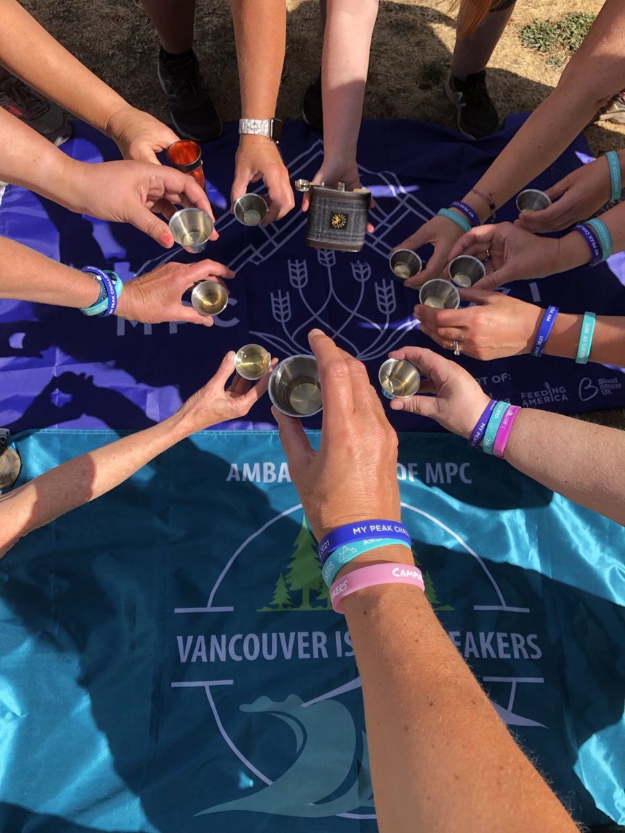 tarastravels's tweet photo. @MyPeakChallenge @SamHeughan @IsraelPeakers Love wearing this wee band with pride, around the world with my Peaker friends! ๐ฅฐ๐๐ค๐ผ #peakerstrong #peakerpride #vipeakers #globalcommunity #mpc https://t.co/Fz184BLJWs