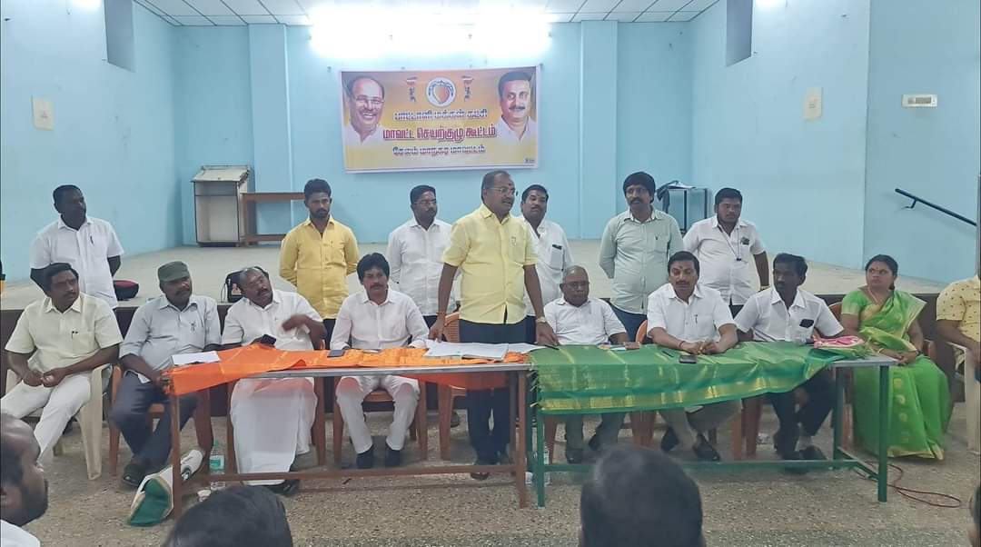 salempsmf's tweet photo. #சேலம்,திருவாகவுண்டனூர், GVN மண்டபத்தில் நடைபெற்ற மாநகர மாவட்ட செயற்குழு கூட்டத்தில்..
நாளை 7-10-2022,காலை 11 மணியளவில் முத்துநாயக்கன்பட்டியில் நடைபெறும் டாஸ்மாக் கடையை பூட்டு போடும் போராட்டம் அனைத்து நிலை பொறுப்பாளர்களும்  கலந்து கொள்வது என தீர்மானிக்கப்படுகிறது https://t.co/RlQLX36YEU