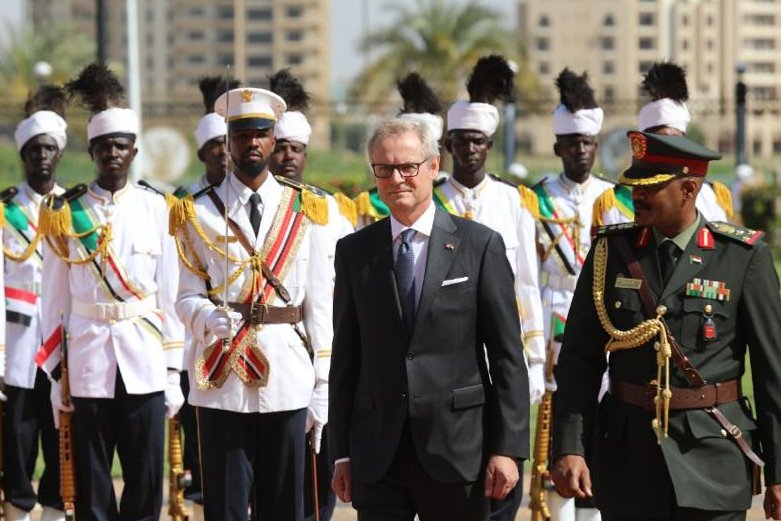 New chapter began today when I presented my credentials in Khartoum. Look forward to get to work seriously, to continue Norway's commitment to the people of the Sudan. Immediate &amp; main objective is to support efforts to get transition back on track.