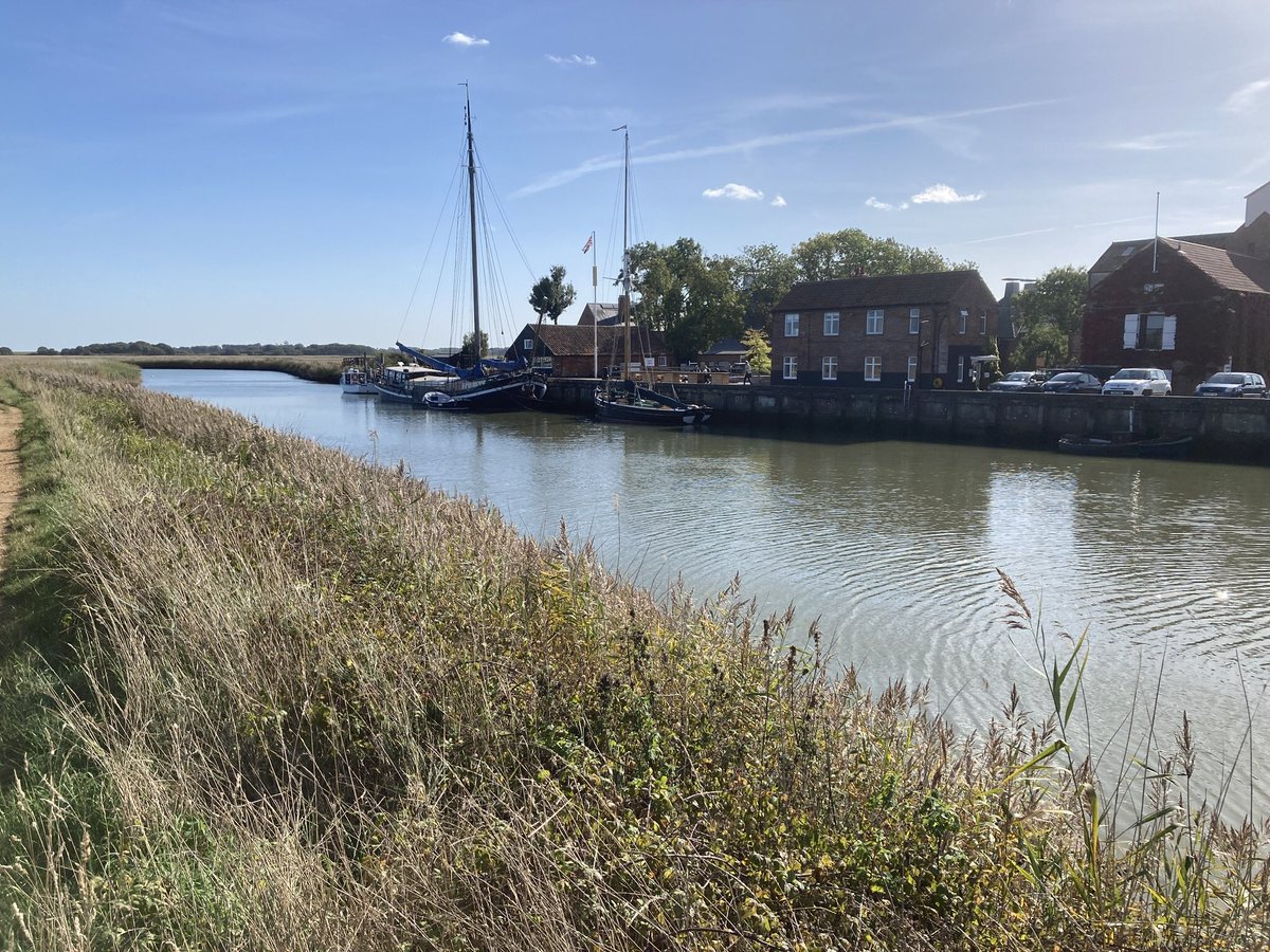 markeaves3's tweet photo. Day 12 - now done.  Great weather and lovely scenery.  Just 19km long but feeling a little weary now.  Really looking forward to walking with my sister - Kate - tomorrow from Chillesford to Bawdsey Quay. https://t.co/h06Gj5uQrY