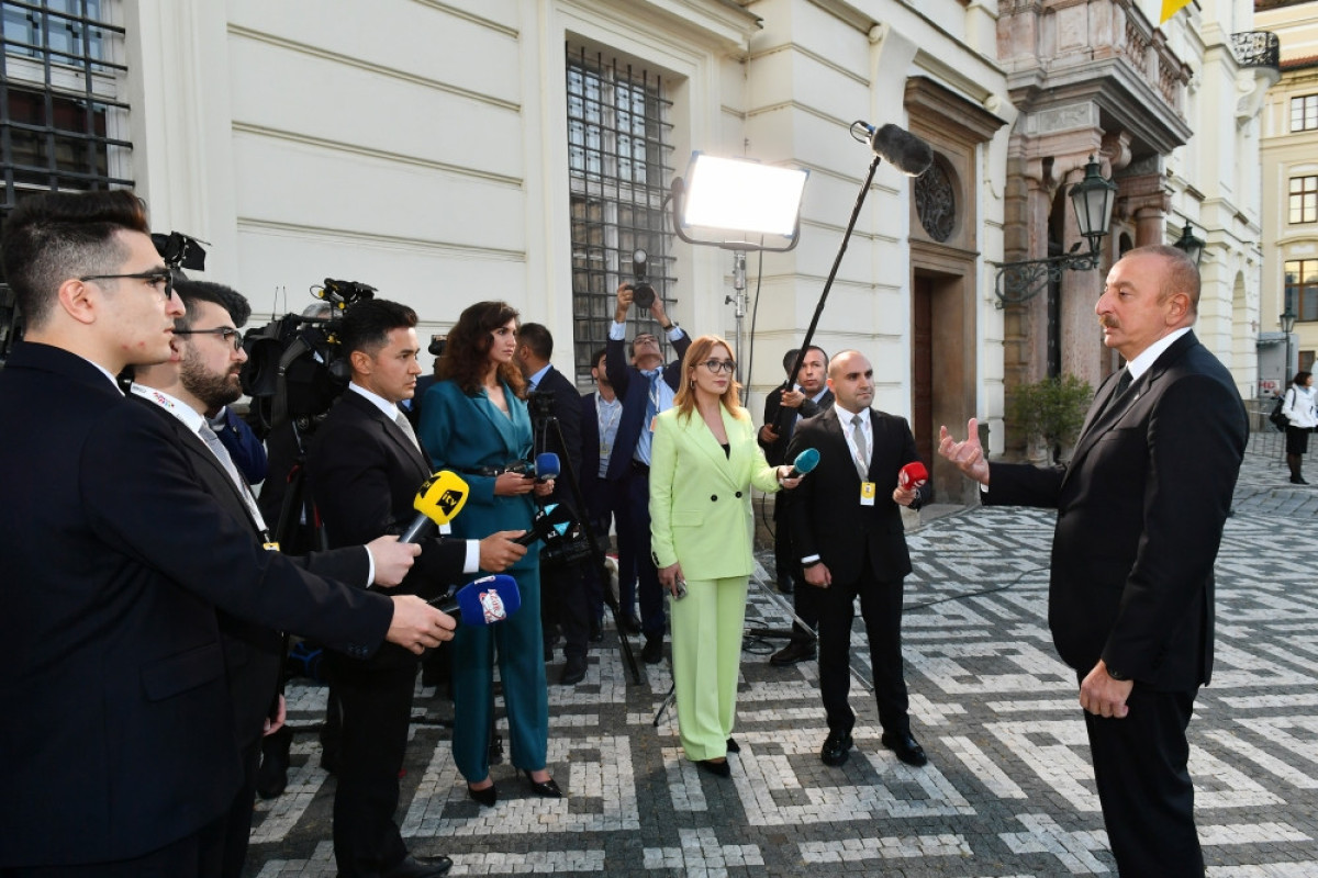 icunion_az's tweet photo. President Ilham Aliyev 🇦🇿:
- #Armenia|n terrorism against #Azerbaijan continues &amp; must be stopped;
- I hope that we're slowly getting closer to peace;
- Today, 🇦🇿's energy resources are in greater demand in #Europe;
- We plan to at least double gas exports to Europe.
@presidentaz https://t.co/APJWX4vmAY