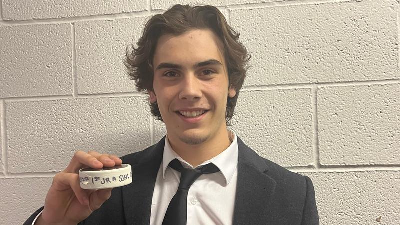 Radloff scores first SJHL goal in Hawks win dlvr.it/SZczKX
