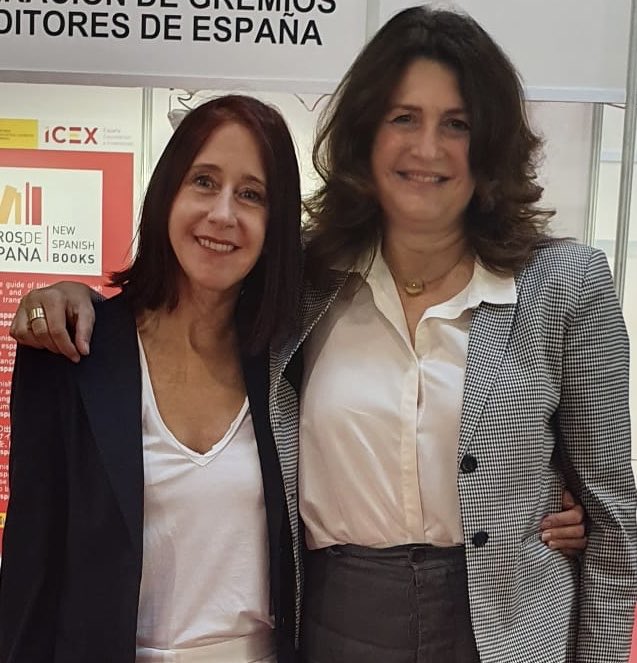 ¡Qué alegría pasear por <a href="/FeriaLiber/">LIBER25</a>⁩ y encontrarse de nuevo con los amigos! ¡Cuánto os he echado de menos!
Maravillosa ⁦<a href="/ArantxaMellado/">Arantxa Mellado</a>⁩