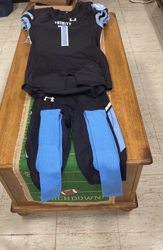 paindawg45's tweet image. Finally a JV home game!  Can’t wait to see this guys in the Dawg Pound, LETS GO!  #TrinityStrong, #GDTBABD