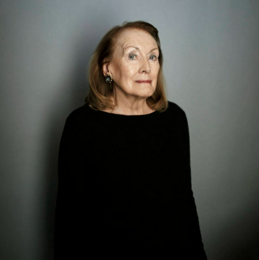 "Les femmes de ma génération ont été portées par les écrits d'Annie Ernaux. Elle nous a accompagnées, donné du courage, rendues plus fortes." 
Régine Hatchondo, présidente du CNL, présente ses sincères félicitations à Annie Ernaux, prix Nobel de littérature 2022.