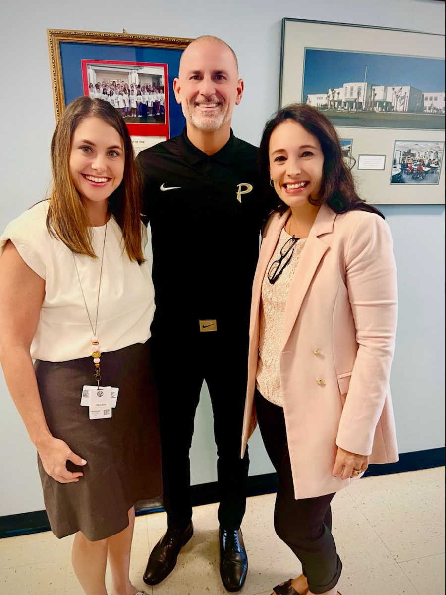 AimAddison_SC's tweet photo. Thank you both for your visit and being so supportive. You definitely left your mark at Clark. @AddisonGDavis @jessicavaughnsb @ClarkElemTampa https://t.co/LcxXBB1gch